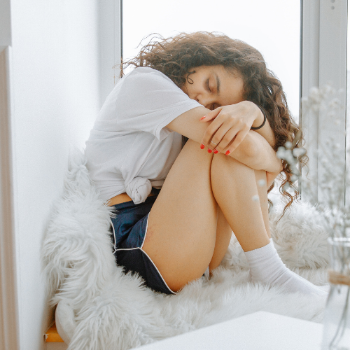 ¿Cómo afecta el estrés a tu menstruación? Descubre cómo combatir sus efectos de la forma más natural