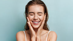 Skin icing: beneficios del hielo en la cara, cómo hacerlo bien y cómo potenciar sus efectos con ElaBeauté