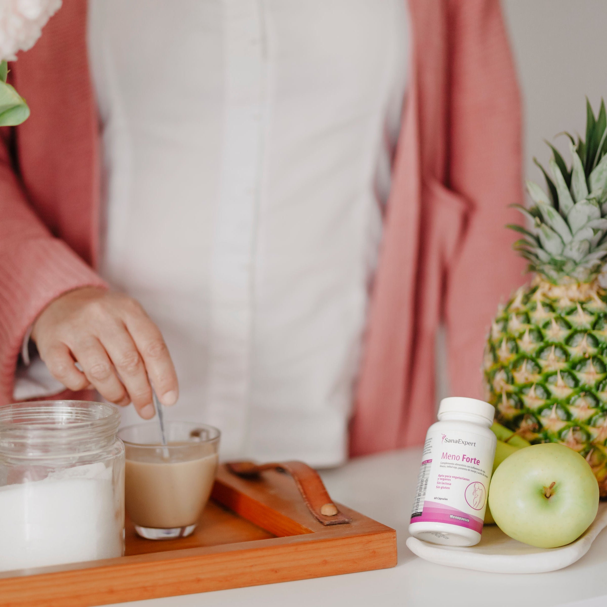 Mujer Fuerte y Serena: Equilibrio Hormonal & Cabello Fuerte